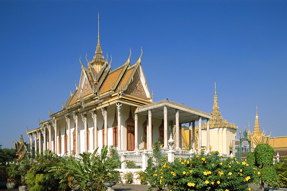 Silver Pagoda (Pagoda of the Emerald Buddha), Royal Palace, Phnom Penh, Cambodia, Indochina, Southeast Asia, Asia