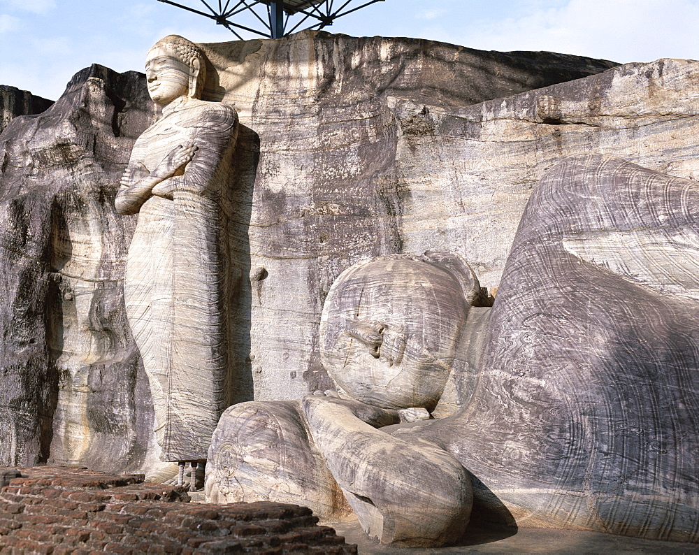 Standing and Reclining Buddha statues, Gal Vihara, Polonnaruwa, UNESCO World Heritage Site, Sri Lanka, Asia