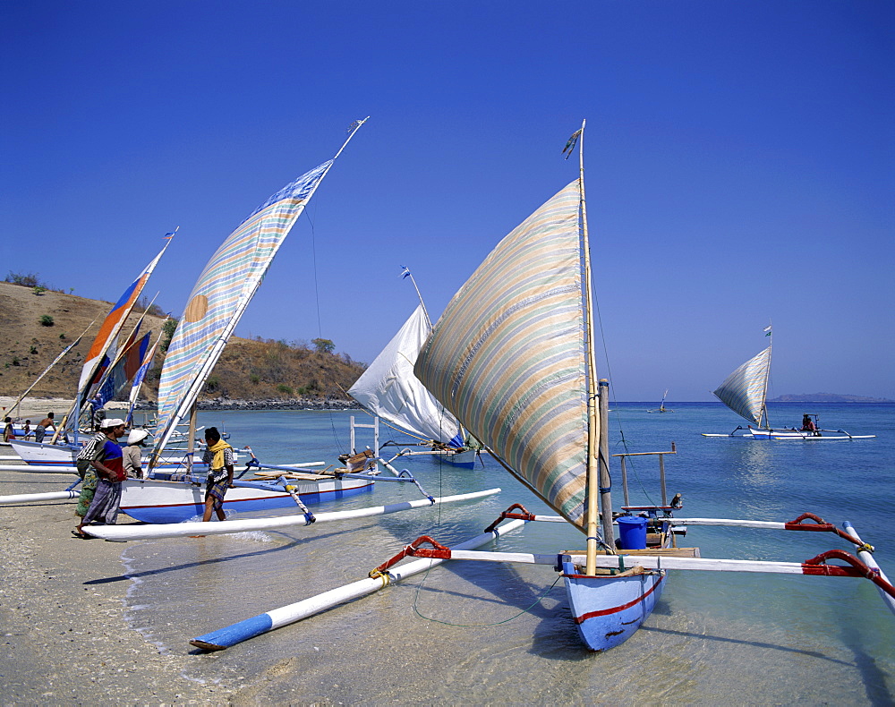 Outrigger boats, Senggigi Beach, Lombok, Indonesia, Southeast Asia, Asia