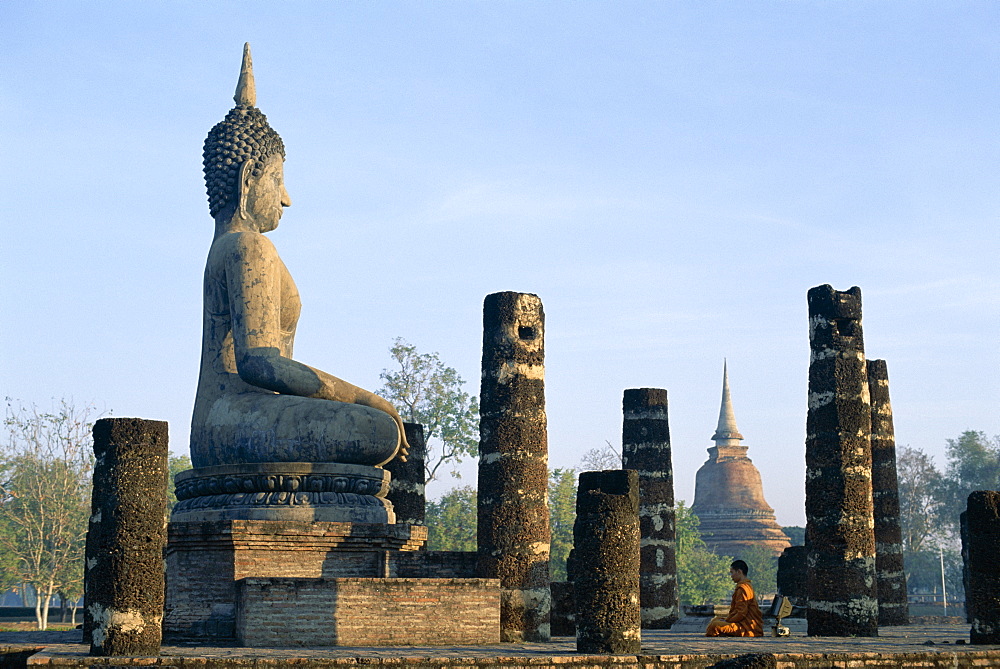 Seated Buddha statue, Wat Mahathat, UNESCO World Heritage Site, Sukhothai, Thailand, Southeast Asia, Asia