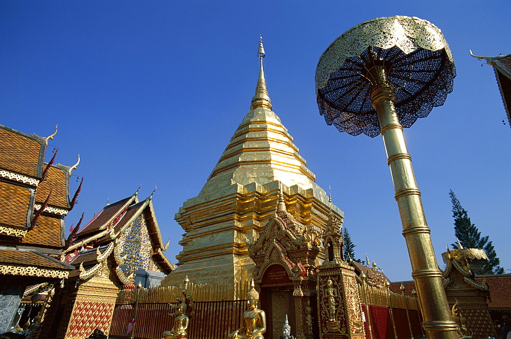 Central chedi and gold umbrellas, Wat Doi Suthep, Chiang Mai, Thailand, Southeast Asia, Asia