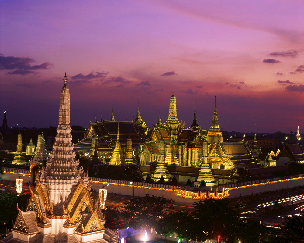 Wat Phra Kaeo at night, Grand Palace, Bangkok, Thailand, Southeast Asia, Asia