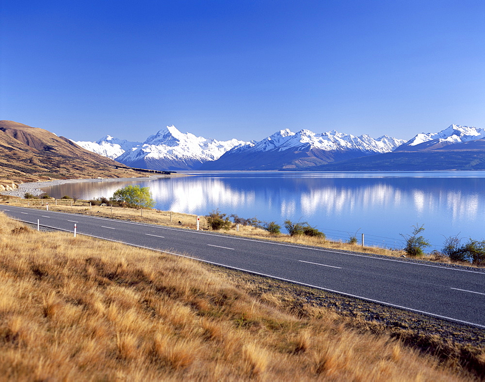 Lake Pukaki, Mount Cook, The Southern Alps, South Island, New Zealand, Pacific