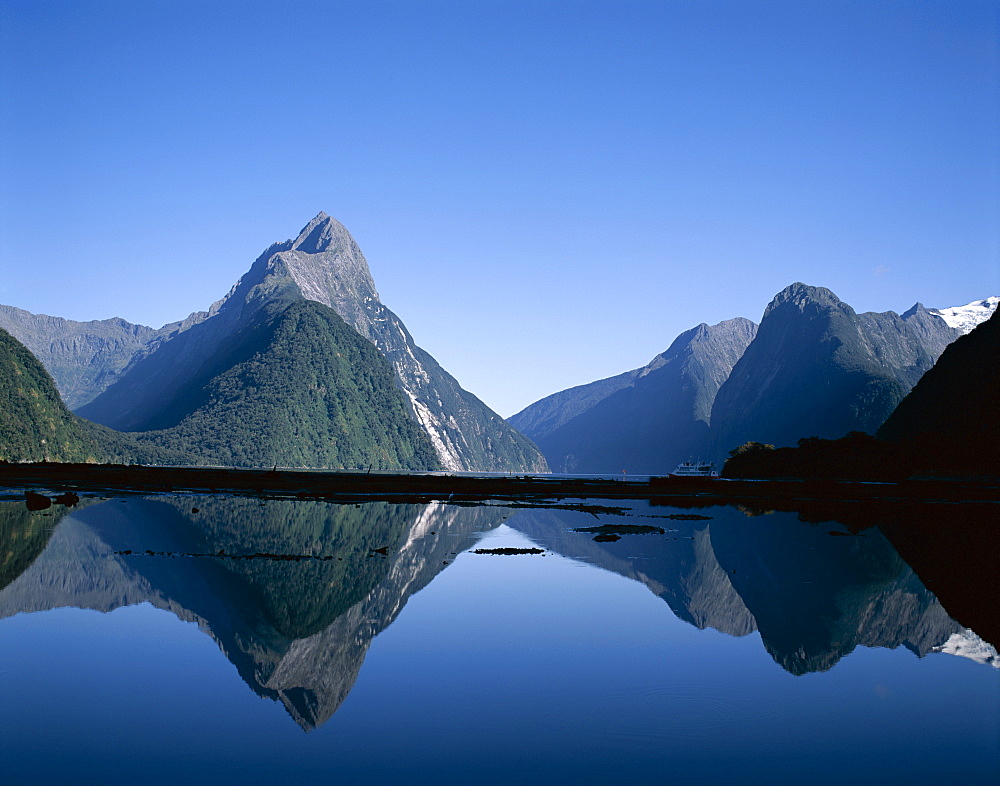 Mitre Peak, Milford Sound, Fiordland National Park, Milford, South Island, New Zealand, Pacific