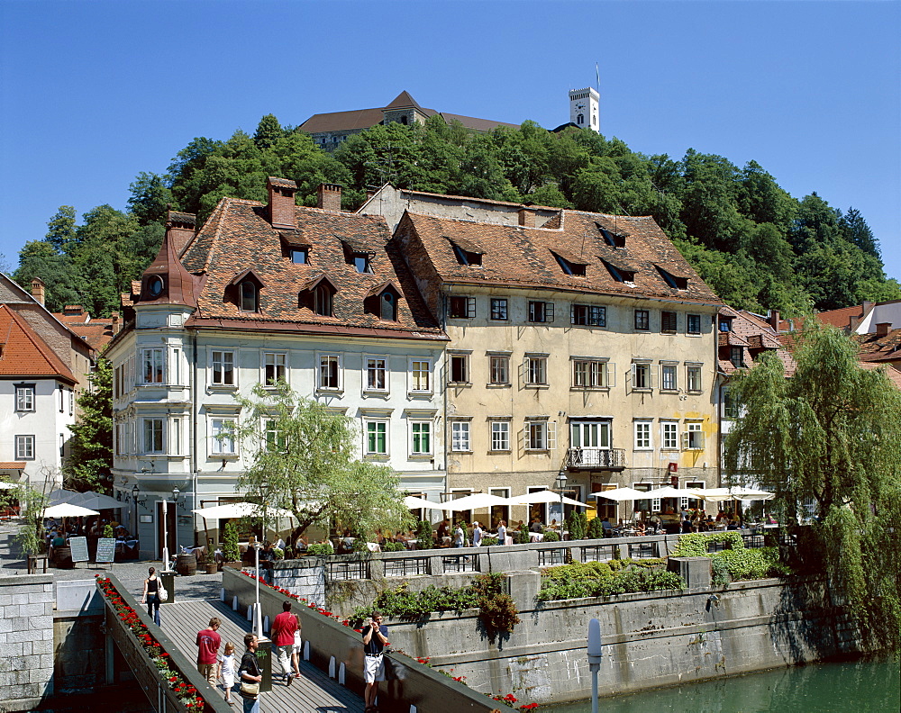 Outdoor cafes and Ljubljanica River, Ljubljana, Slovenia, Europe