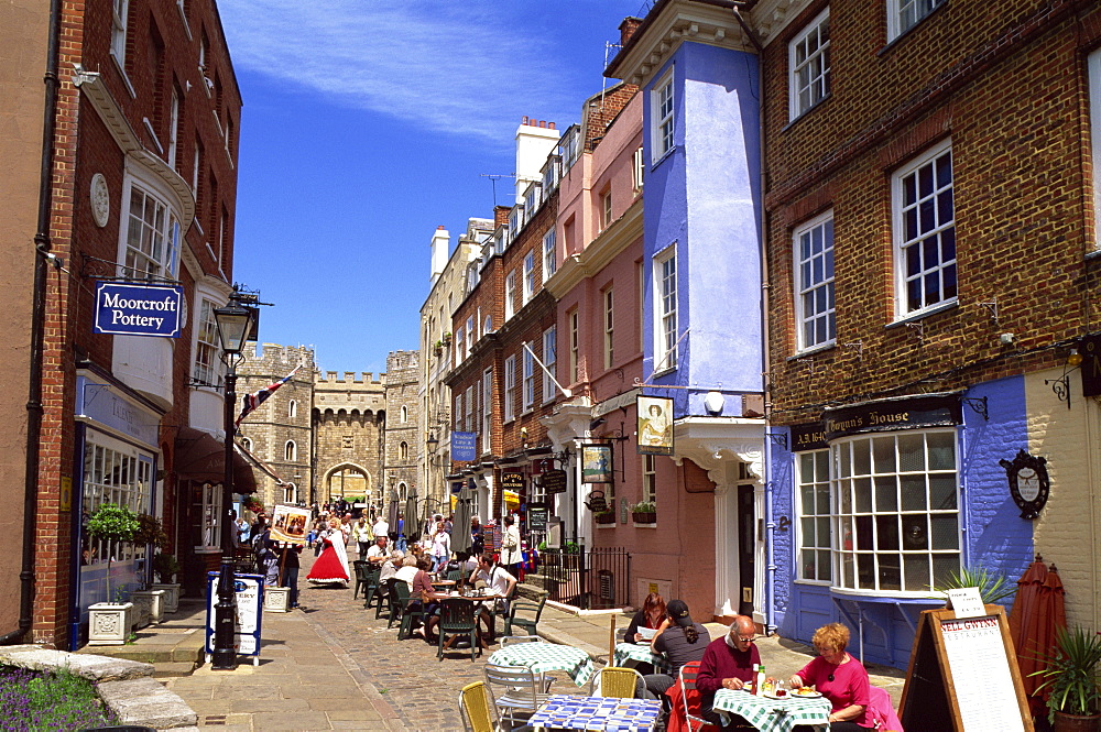 Windsor Castle and street scene, Windsor, Berkshire, England, United Kingdom, Europe