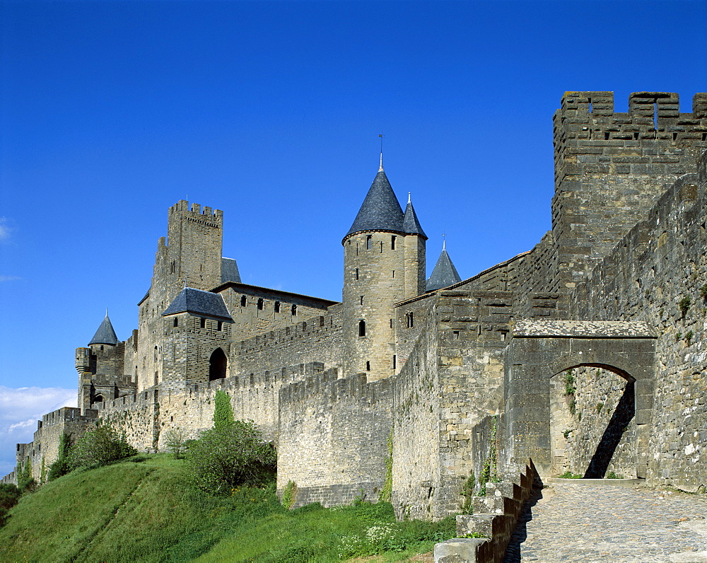 Medieval Citadel and city walls, Carcassonne, UNESCO World Heritage Site, Languedoc-Roussillon, France, Europe