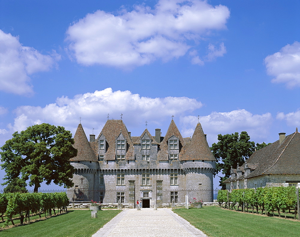 Monbazillac Castle (Chateau de Monbazillac), Monbazillac, Perigord, Dordogne, France, Europe