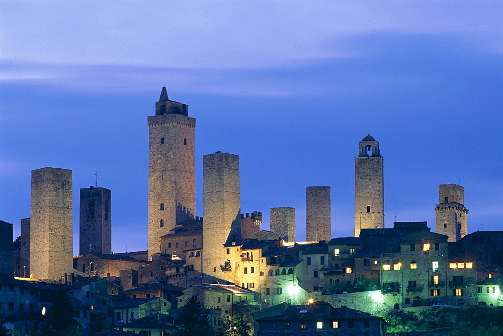 Medieval towers at night, San Gimignano, UNESCO World Heritage Site, Tuscany (Toscana), Italy, Europe