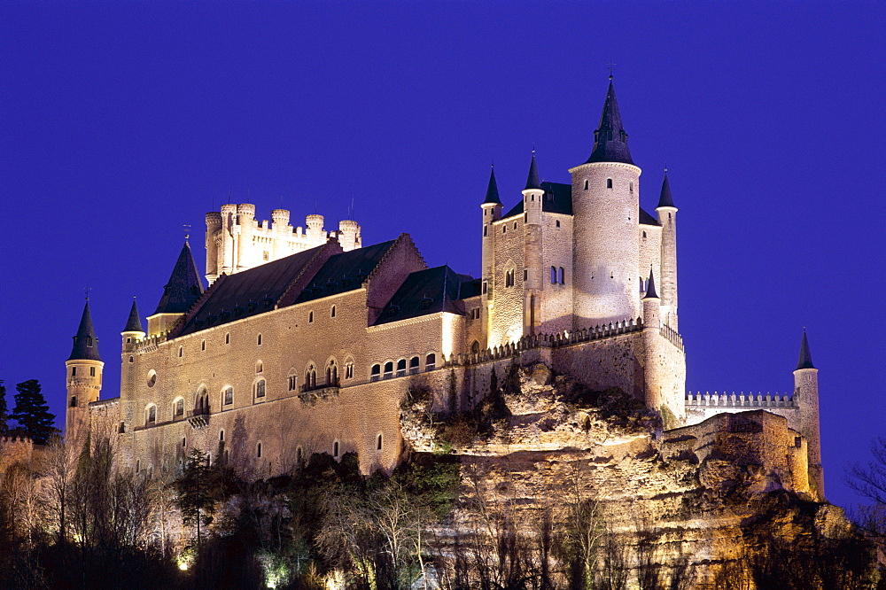 Alcazar at night, UNESCO World Heritage Site, Segovia, Castilla y Leon, Spain, Europe