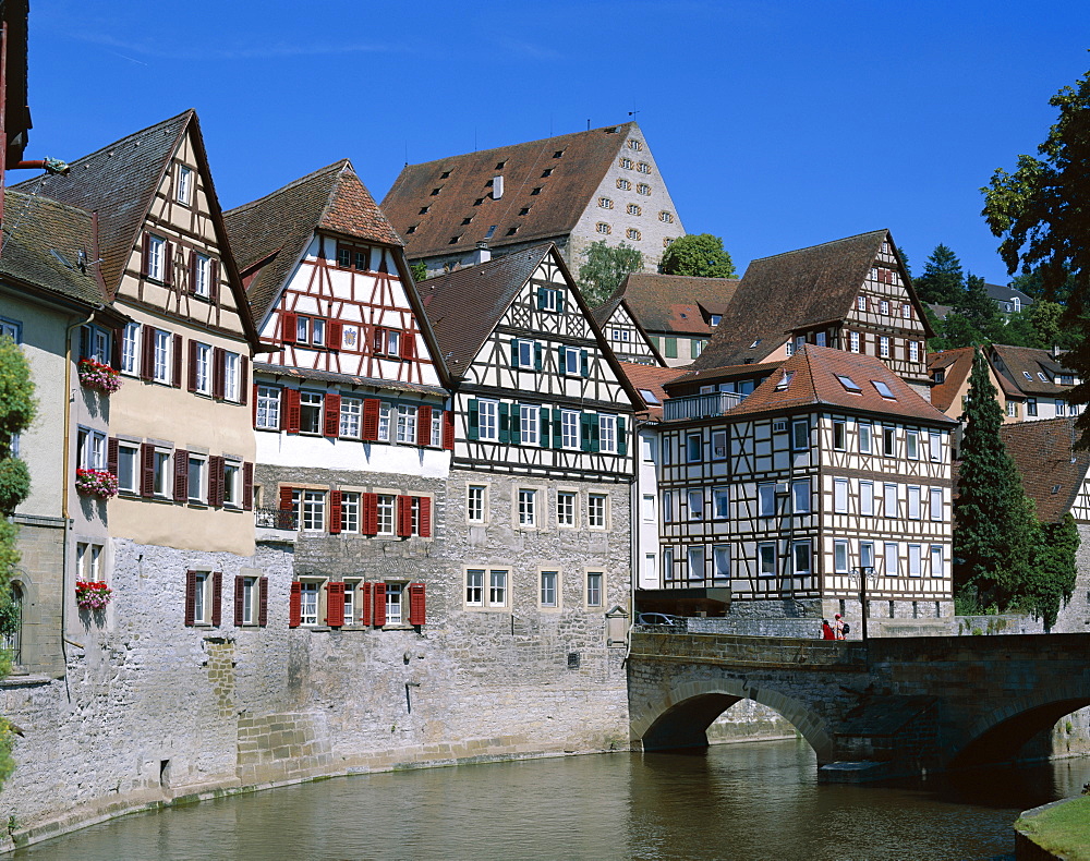 Timbered houses on Kocher River, Schwabisch Hall, Black Forest (Schwarzwald), Baden-Wurttemberg, Germany, Europe