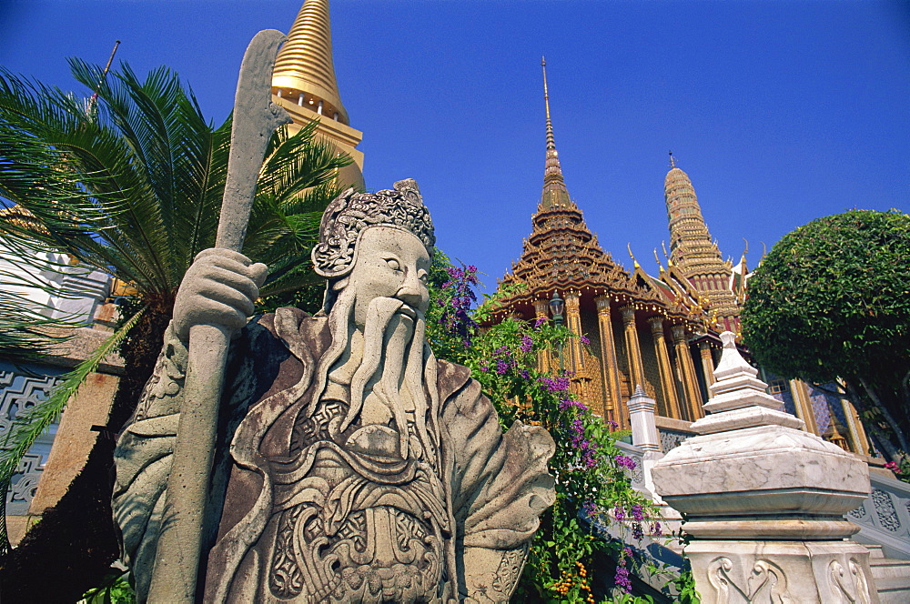 Statue, Wat Phra Kaew, Grand Palace, Bangkok, Thailand, Southeast Asia, Asia