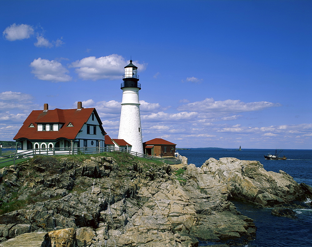 Portland Head Lighthouse, Cape Elizabeth, Maine, New England, United States of America, North America