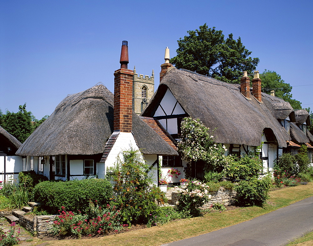 Thatched cottage, Welford-upon-Avon, near Stratford, Warwickshire, England, United Kingdom, Europe