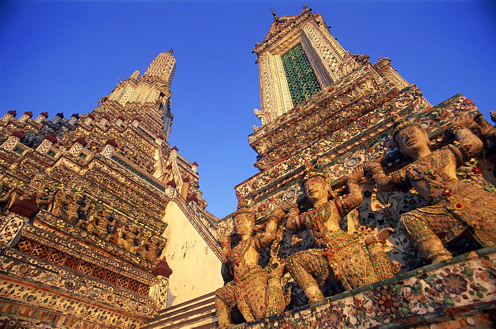 Wat Arun (Temple of the Dawn), Bangkok, Thailand, Southeast Asia, Asia