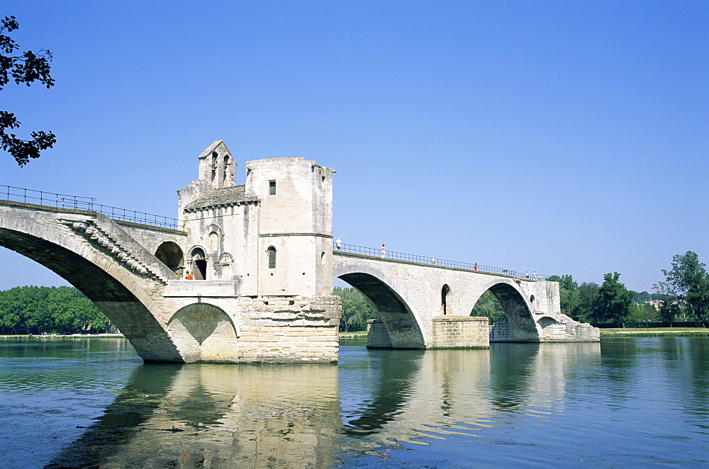 Pont St. Benezet and the River Rhone, Avignon, UNESCO World Heritage Site, Provence, France, Europe