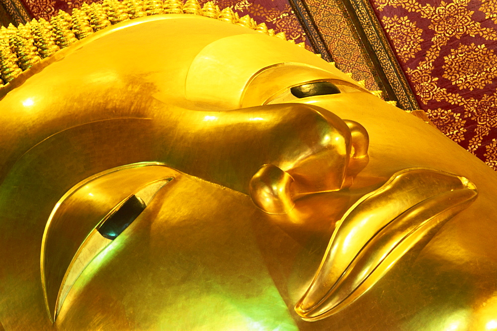 Detail of the Reclining Buddha, Wat Pho, Bangkok, Thailand, Southeast Asia, Asia