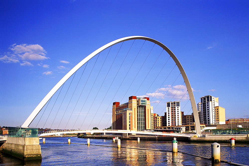 Gateshead Millennium Bridge, Gateshead, Newcastle, Tyne and Wear, England, United Kingdom, Europe