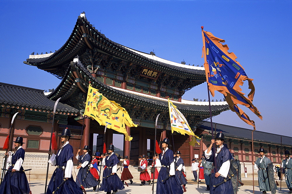 Changing of the Guard ceremony, Gyeongbokgung Palace, Seoul, South Korea, Asia