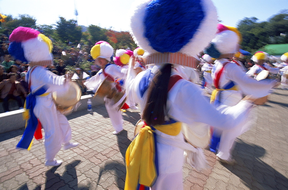 Farmers dance, Namsangol Hanok Village, Seoul, South Korea, Asia