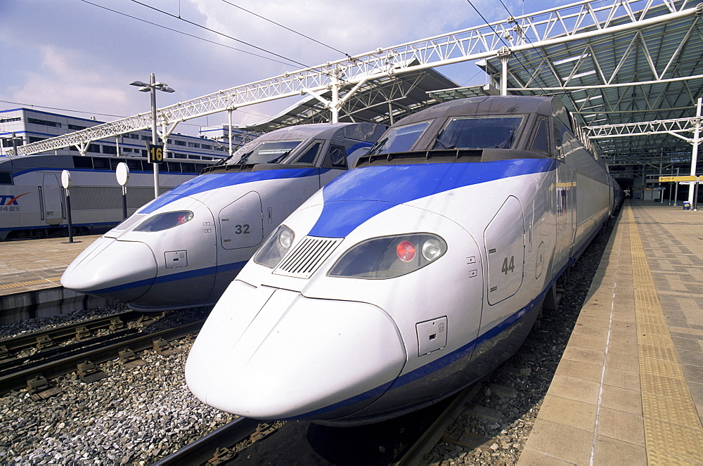 KTX Express Trains, Seoul Train Station, Seoul, South Korea, Asia