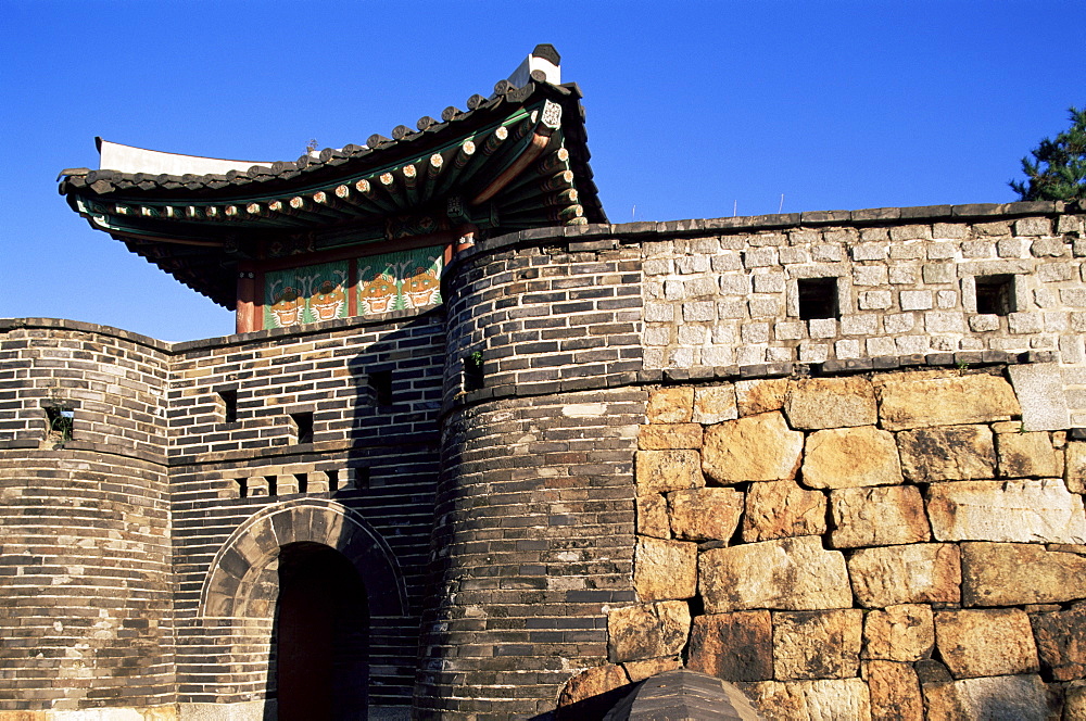 Southwest Secret Gate, Seonamammun, Hwaseong Fortress, Suwon, near Seoul, South Korea, Asia