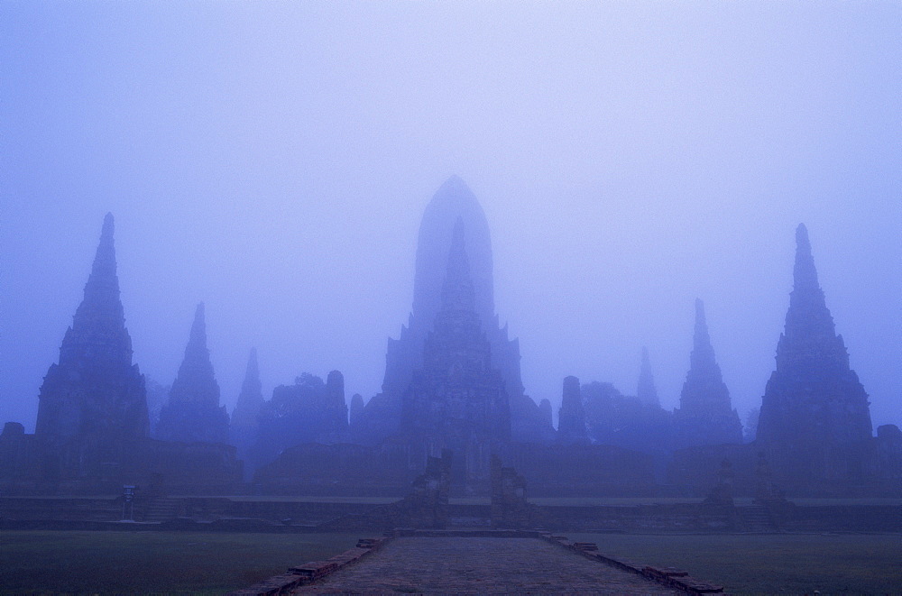 Moody morning view of Wat Chai Wattanaram, Ayutthaya Historical Park, Ayutthaya, Thailand, Southeast Asia, Asia