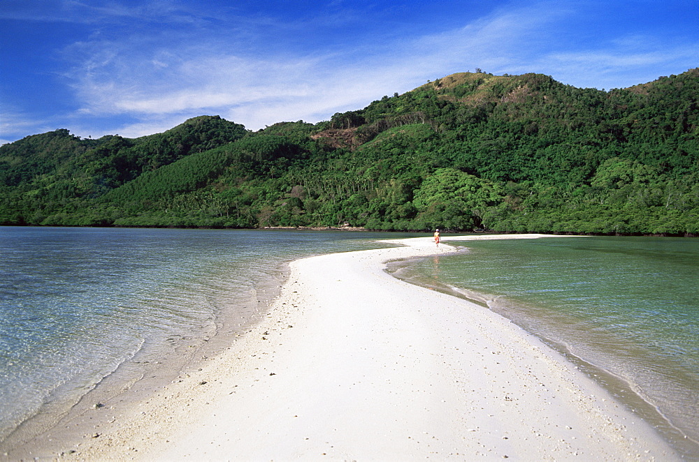 Girl walking on sand bar, Snake Island, El Nido, Bascuit Bay, Palawan, Philippines, Southeast Asia, Asia