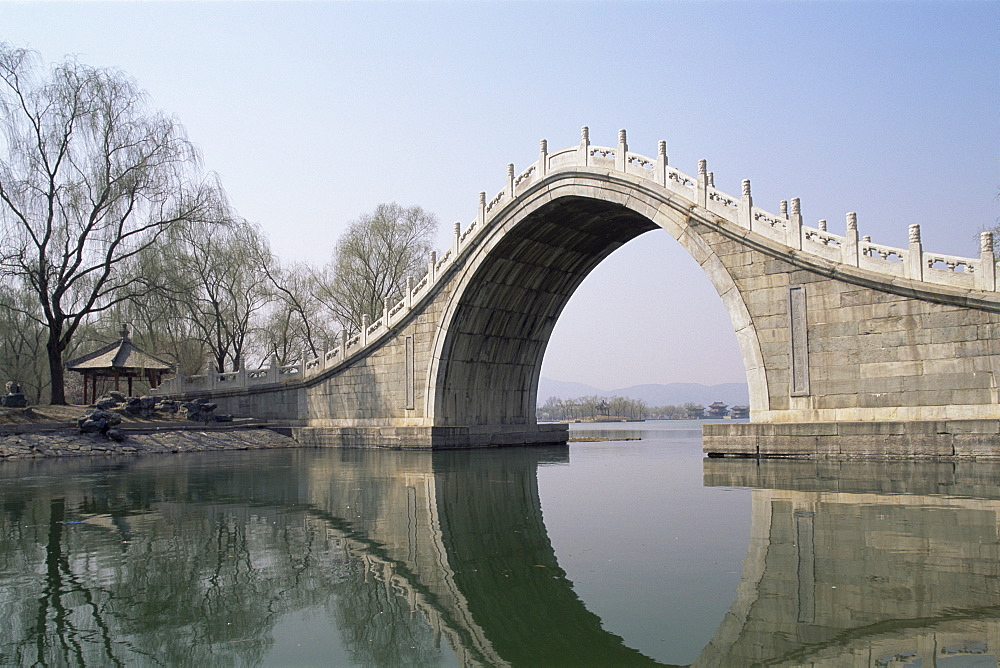 Arched bridge on Kunming Lake, Summer Palace, UNESCO World Heritage Site, Beijing, China, Asia