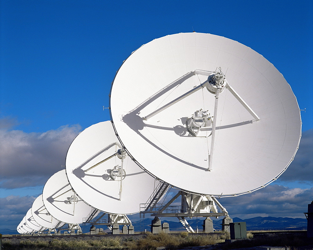 The Very Large Array are radio telescopes consisting of 27 parabolic dish antennae each 25 metres in diameter, Socorro, New Mexico, United States of America, North America