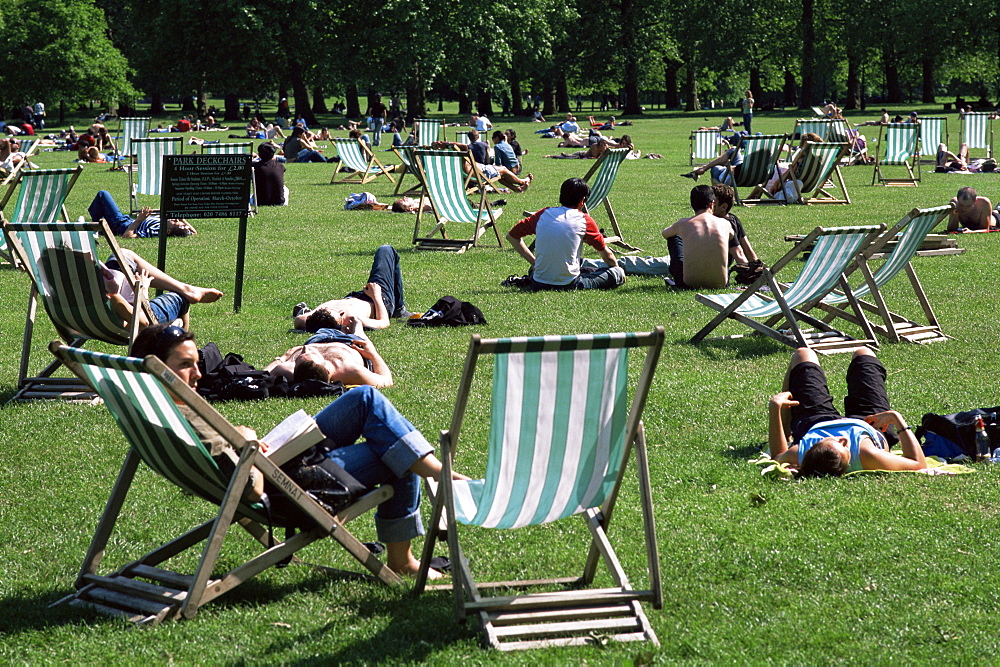 People sitting in deck chairs, Green Park, London, England, United Kingdom, Europe