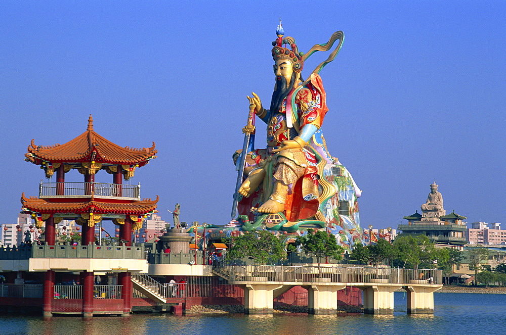 Statue of Taoist God Xuan-tian-shang-di, Lotus Lake, Kaohsiung, Taiwan, Asia