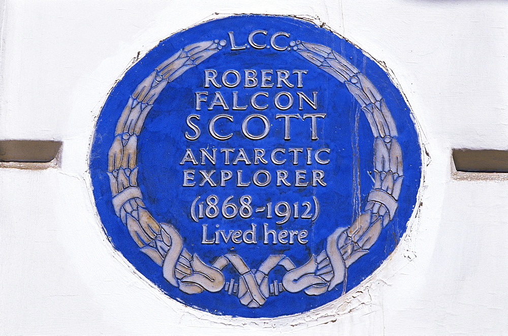 Historical blue plaque on Robert Falcon Scott Residence in Oakley Street, Chelsea, London, England, United Kingdom, Europe