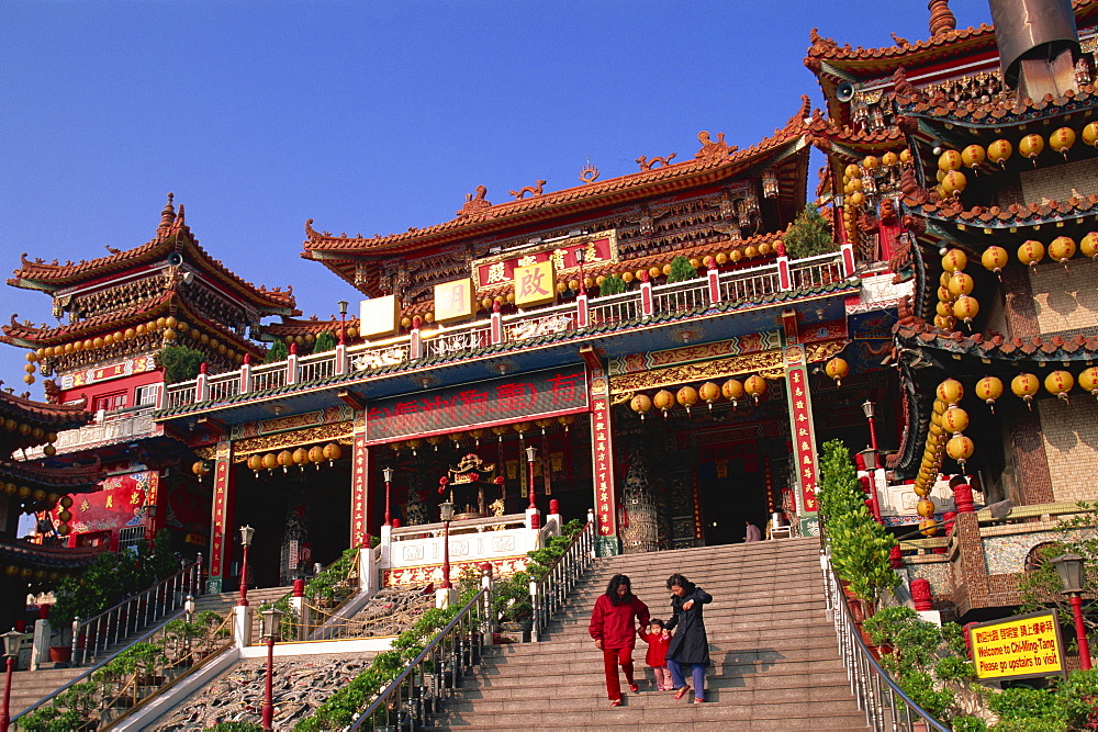 Chi-ming-tang Temple, Lotus Lake, Kaohsiung, Taiwan, Asia