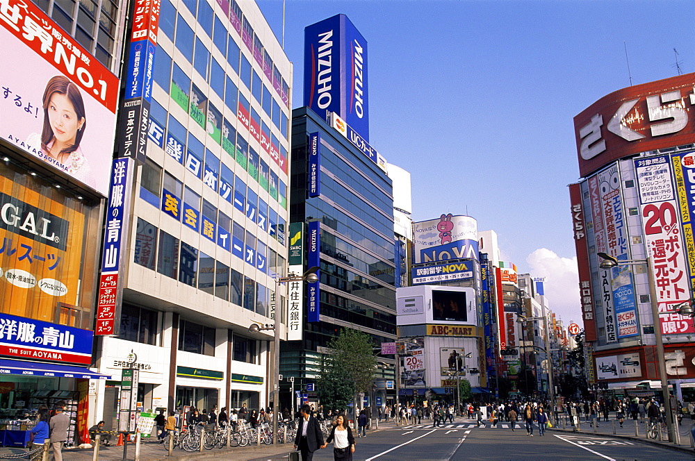 Shinjuku Dori, Shinjuku, Tokyo, Japan, Asia