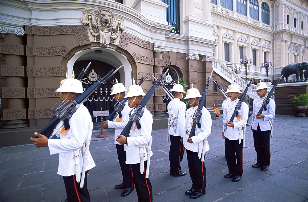 Changing of the Guard at the Royal Palace, Bangkok, Thailand, Southeast Asia, Asia