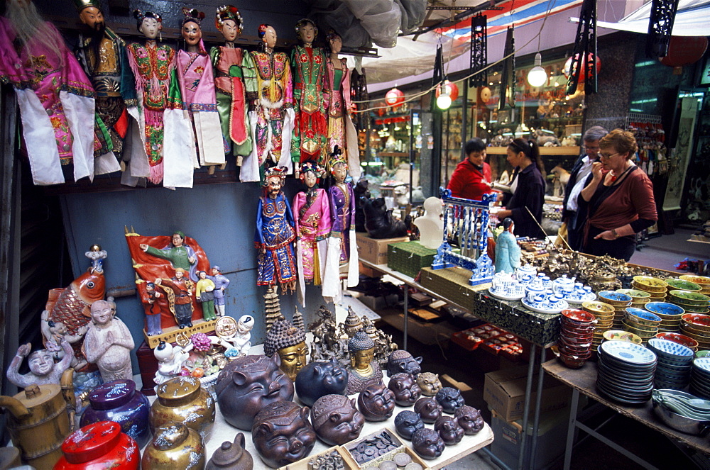 Antique stalls in Cat Street, Hollywood Road, Hong Kong, China, Asia