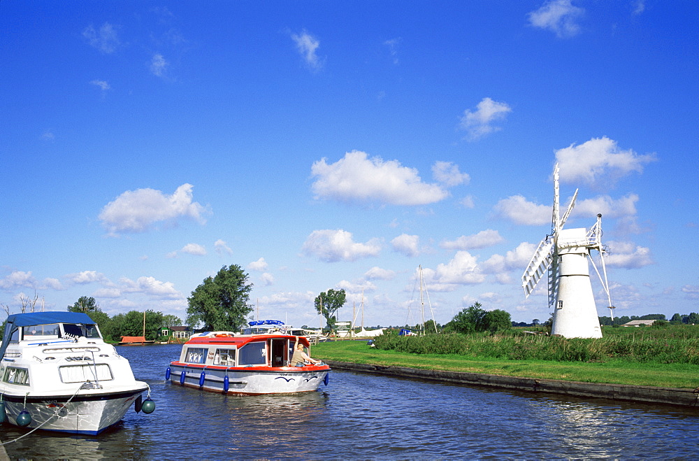 River Thurne, Norfolk Broads, Norfolk, England, United Kingdom, Europe