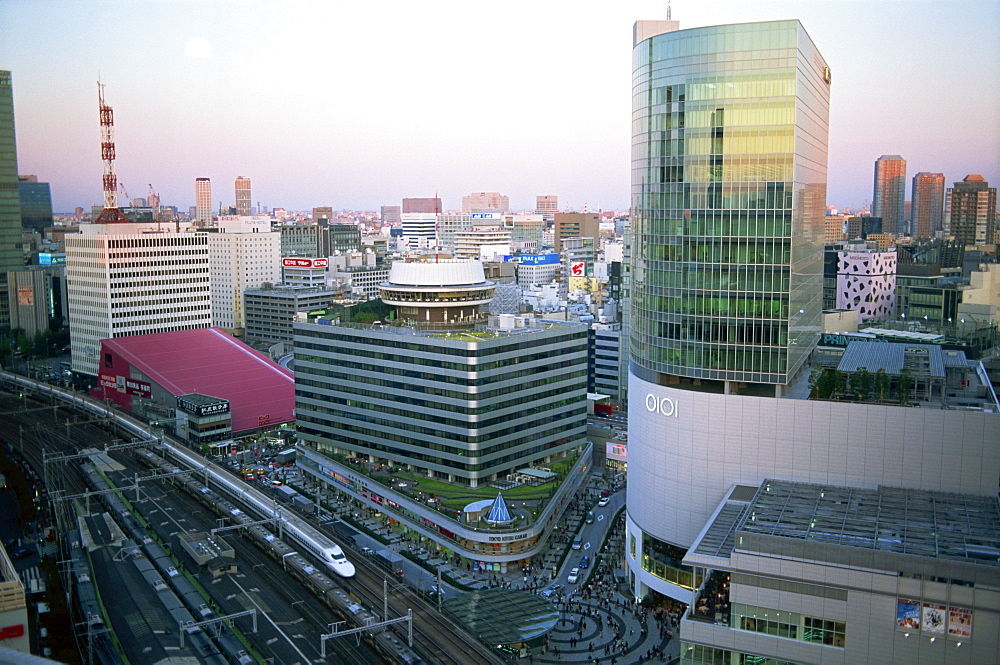 Yurakucho and Marunouchi Business Areas skyline, Tokyo, Honshu, Japan, Asia