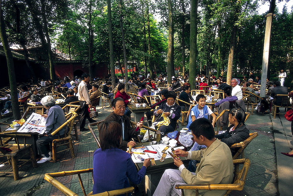 People at the Wenshu Temple Teahouse, Chengdu, Sichuan Province, China, Asia