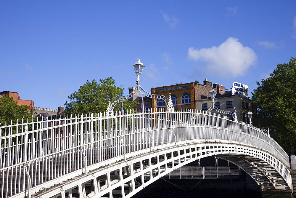 Halfpenny Bridge, Dublin, Republic of Ireland, Europe