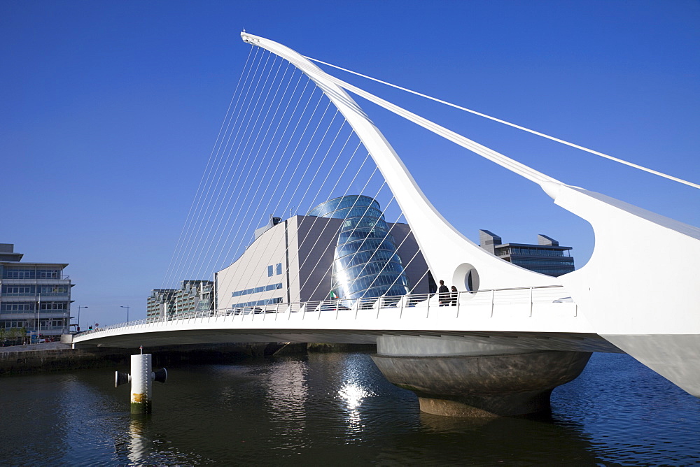 The Samuel Beckett Bridge, Designer and Architect Santiago Calatrava, Dublin, Republic of Ireland, Europe