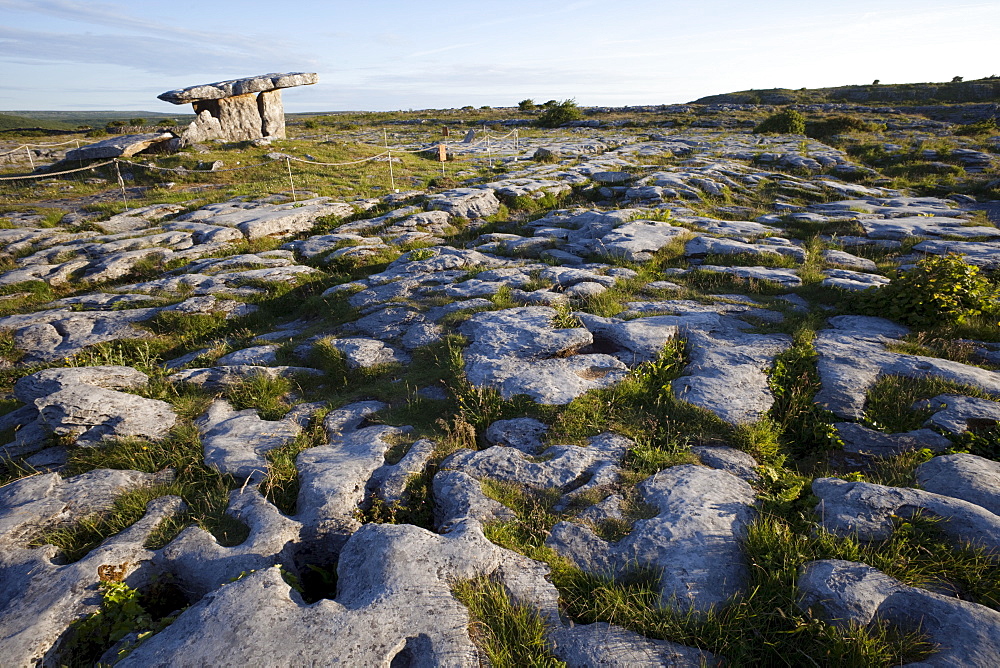 Poulnabrone Dolmen, The Burren, County Clare, Munster, Republic of Ireland, Europe