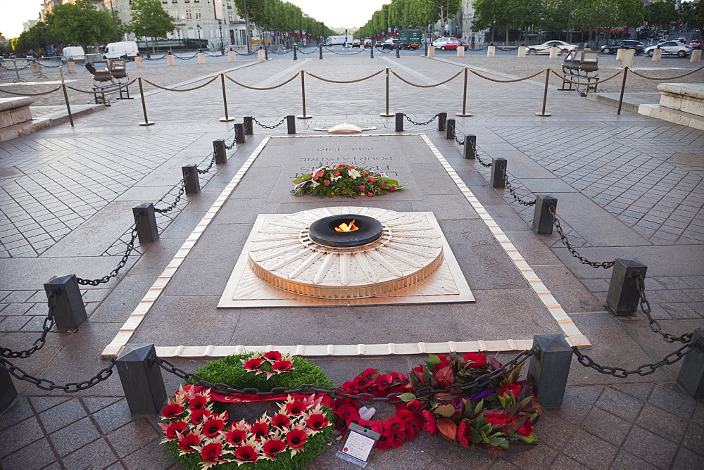 Eternal Flame for the War Dead, Arc de Triomphe, Paris, France, Europe