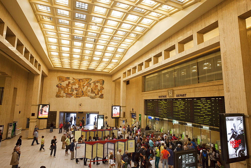 Ticket hall, Brussels Central Train Station, Brussels, Belgium, Europe