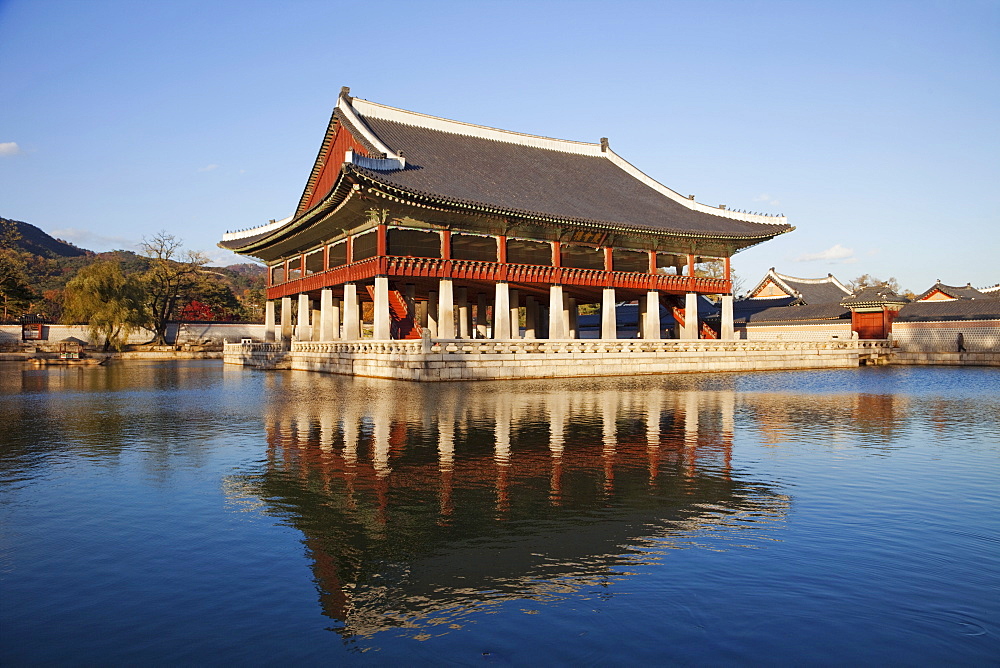 Gyeonghoeru Pavilion, Gyeongbokgung Palace, Seoul, South Korea, Asia