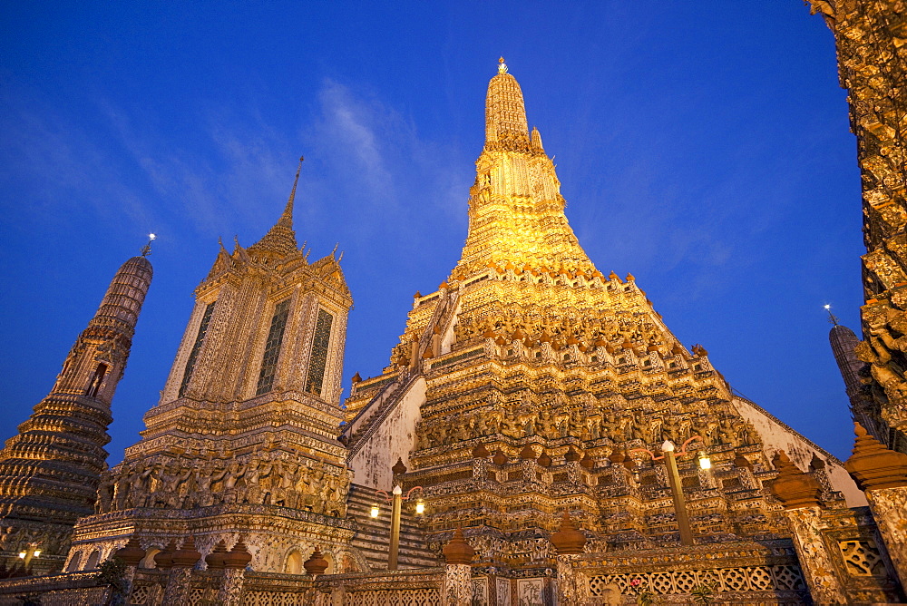 Wat Arun (Temple of the Dawn), Bangkok, Thailand, Southeast Asia, Asia