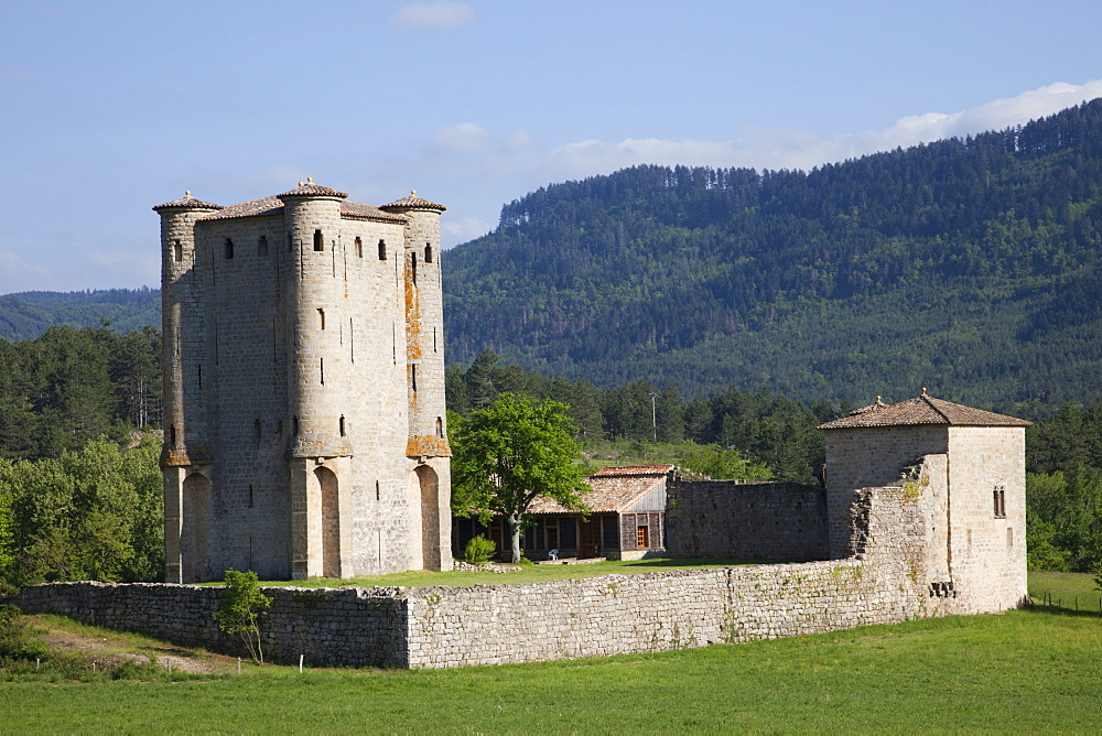 Arques Castle, Arques, Aude, Languedoc-Roussillon, France, Europe