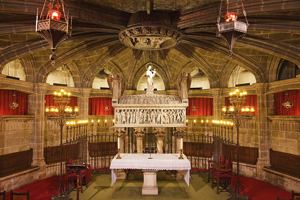 Santa Eulalia's Crypt, Barcelona Cathedral, Barcelona, Catalonia, Spain, Europe