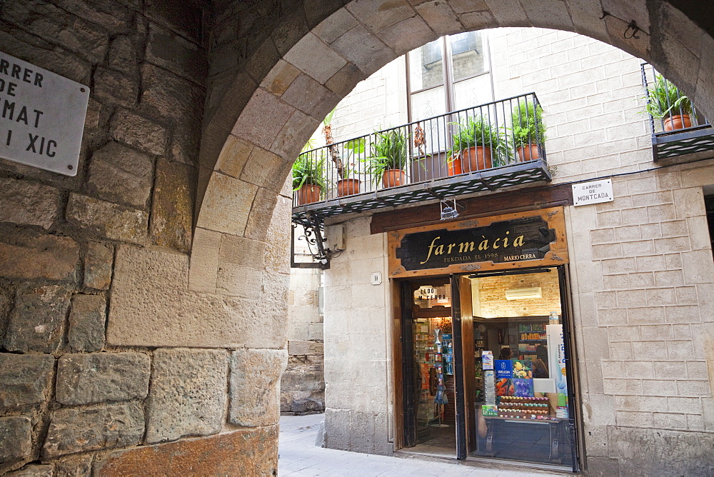 Pharmacy, The Gothic Quarter, Barcelona, Catalonia, Spain, Europe